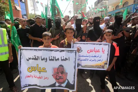 Palestinian Hamas supporters take part in a protest against the Israeli police raid on Jerusalem's al-Aqsa mosque on Tuesday, in Khan Younis in the southern Gaza Strip, September 18, 2015. Israel deployed hundreds of ext...