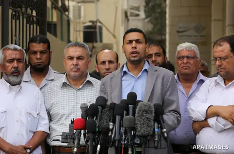 Spokesman El-Nasser Salah AL-Dien Brigades speaks during a press conference of Palestinian factions, in Gaza city October 5, 2015. Tensions have been further inflamed by frequent clashes between Palestinian rock-throwers...