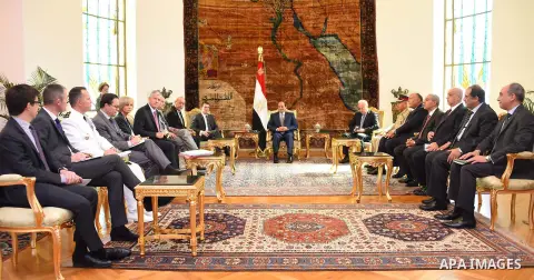 Egyptain President Abdel Fattah al-Sisi meets with French Prime Minister Manuel Valls during a ceremony to sign military contracts at the Ittihadiya presidential palace in Cairo, Egypt, October 10, 2015. French Prime Min...