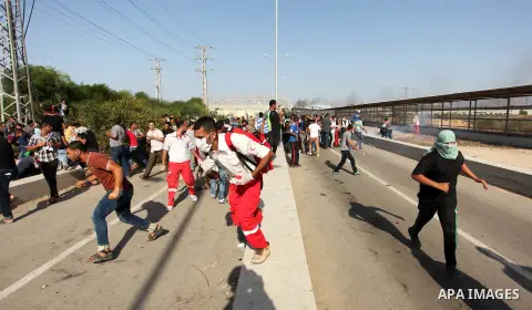 Palestinian protesters clash with Israeli security forces at the Erez crossing checkpoint in the northern Gaza Strip October 16, 2015. The unrest that has engulfed Jerusalem and the occupied West Bank, the most serious i...