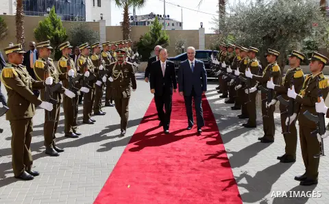 Palestinian Prime Minister and the United Nations Secretary-General Ban Ki-moon, inspect a guard of honour upon Ki-moon's arrival to the West Bank city of Ramallah, October 21, 2015. Photo by Prime Minister Office