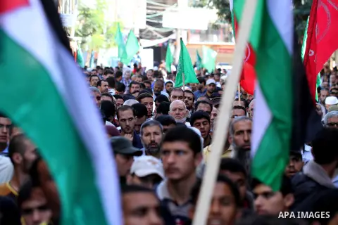 Palestinian supporters of Hamas and Islamic Jihad movements take part in an anti-Israel demonstration, in Khan Younis in the southern Gaza Strip, October 30, 2015. Since the start of October, violence that has included s...