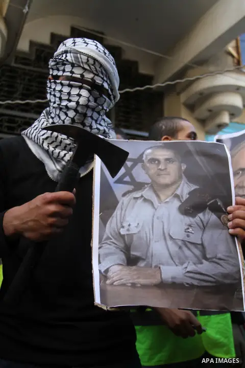 Palestinian supporters of Hamas and Islamic Jihad movements take part in an anti-Israel demonstration, in Khan Younis in the southern Gaza Strip, October 30, 2015. Since the start of October, violence that has included s...