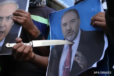 Palestinian supporters of Hamas and Islamic Jihad movements take part in an anti-Israel demonstration, in Khan Younis in the southern Gaza Strip, October 30, 2015. Since the start of October, violence that has included s...