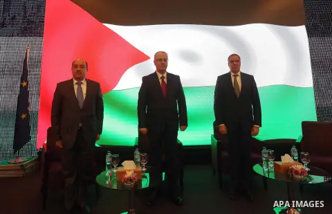 Palestinian Prime Minister, Rami hamdallah, speaks during a press conference, in the West bank city of Ramallah, on Dec. 14, 2015. Photo by Prime Minister Office