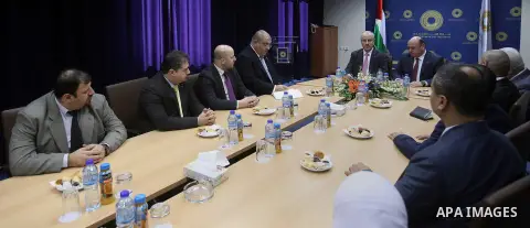 Palestinian Prime Minister Rami Hamdallah meets with members of the Board of Directors of the Monetary Authority in the West Bank city of Ramallah on Jan. 13, 2016. Photo by Prime Minister Office