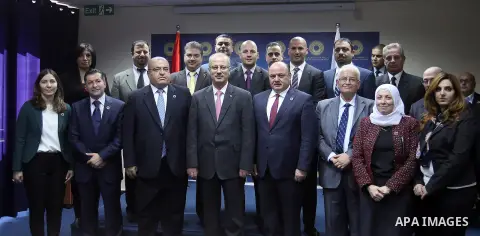 Palestinian Prime Minister Rami Hamdallah meets with members of the Board of Directors of the Monetary Authority in the West Bank city of Ramallah on Jan. 13, 2016. Photo by Prime Minister Office