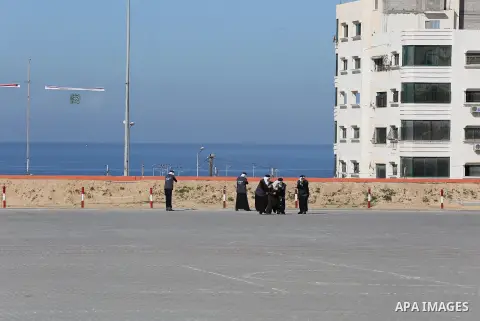 Palestinian members of officers display their skills during a graduation ceremony, in Gaza city on January 17, 2016. Photo by Mohammed Asad