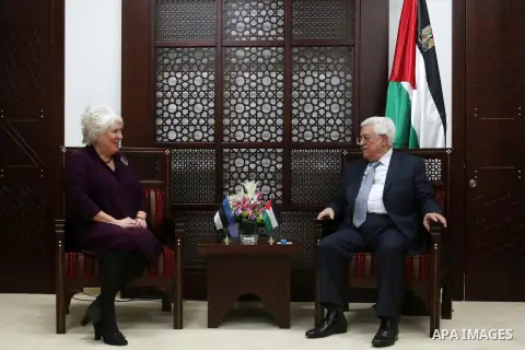 Palestinian President Mahmoud Abbas meets with Estonian Foreign Minister Marina Kaljurand in the West Bank city of Ramallah, January 24, 2016. Photo by Shadi Hatem