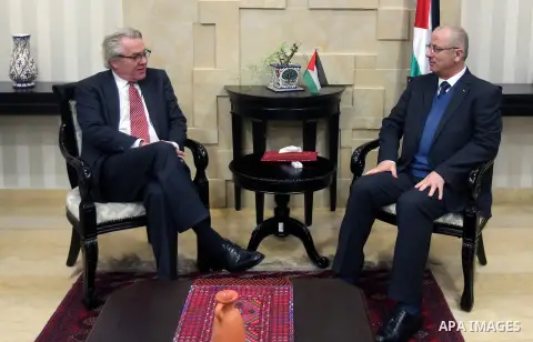 Palestinian Prime Minister, Rami Hamdallah, meets with Norwegian envoy for the peace process in the Middle East Tor Vinland, in the West Bank city of Ramallah, January 25, 2016. Photo by Prime Minister Office