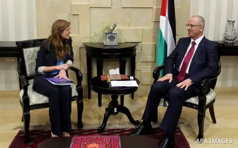 Palestinian prime minister Rami Hamdallah meets with Samantha Power, United States Ambassador to the United Nations, in the West Bank city of Ramallah, on February 13, 2016. Photo by Prime Minister Office