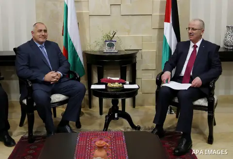 Palestinian Prime Minister Rami Hamdallah meets with Bulgarian Prime Minister Boyko Borissov, at his office in the West bank city of Ramallah on Feb. 24, 2016. Photo by Prime Minister Office