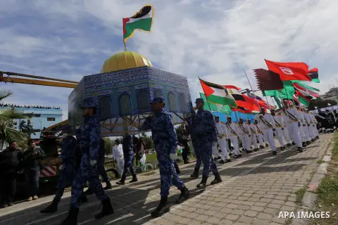 Palestinian members of officers display their skills during a graduation ceremony, in Gaza city, on March 6, 2016. Photo by Mohammed Asad