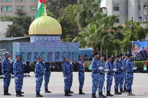 Palestinian members of officers display their skills during a graduation ceremony, in Gaza city, on March 6, 2016. Photo by Mohammed Asad