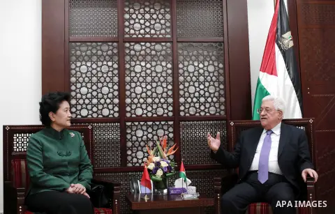 Palestinian President Mahmud Abbas meets with Vice Premier of China Liu Yandong in the West Bank city of Ramallah on March 31, 2016. Photo by APAIMAGES/FADI AROURI/POOL