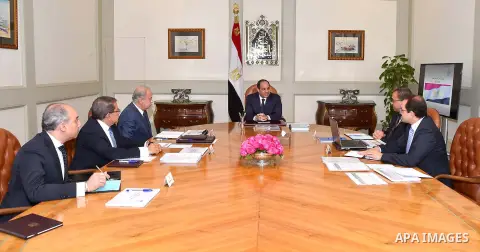 Egyptian President Abdel Fattah al-sisi meets with Egyptian Prime Minister Sharif Ismail in Cairo, Egypt on March 31, 2016. Photo by Egyptian President Office
