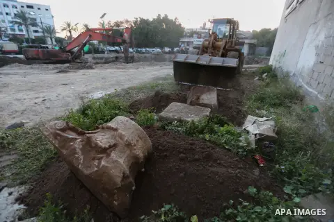 Palestinian workers are looking for archeology, while the Ministry of Tourism in the Gaza Strip provides some the effects of a Byzantine church in Gaza city, April 2, 2016, Palestinian archaeologists discovered a new set...