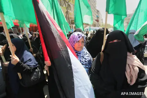Palestinians take part during a rally marking Palestinian Prisoner Day in Gaza City on April 17, 2016. Photo by Mohammed Asad