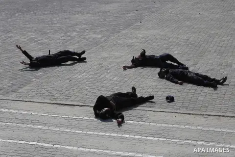 Palestinian emergency personnel take part in a drill , in Gaza City, on April 19, 2016. Photo by Mohammed Asad