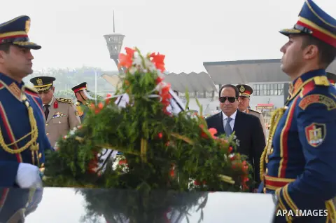Egyptian President Abdel Fattah al-Sisi lays a wreath at the memorial to the martyrs of the Armed Forces to mark the anniversary of the liberation of Sinai, in Cairo on April 24, 2016. Photo by Egyptian President Office