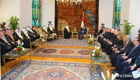 A handout picture released by the Egyptian Presidency on April 26, 2016 shows Egyptian President Abdel Fattah al-Sisi meets with Bahrain's King Hamad bin Issa al-Khalifa in the capital Cairo. Photo by Egyptian President...