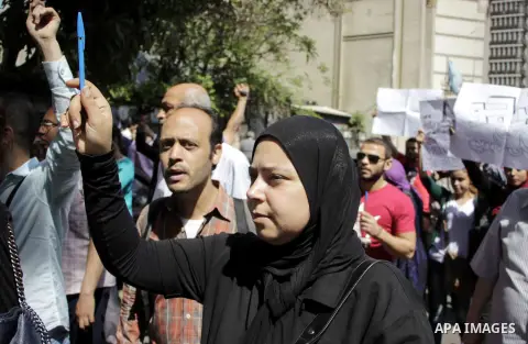 Egyptian Journalists take part during a protest against the restriction of press freedom and to demand the release of detained journalists, in Cairo, Egypt, on April 28, 2016. Photo by Amr Sayed