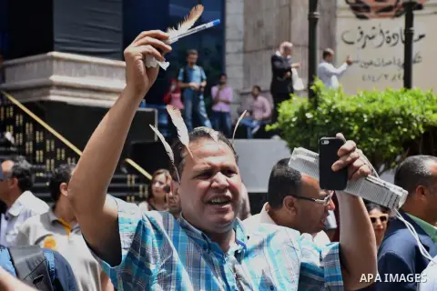 Egyptian Journalists take part during a protest against the arrests of fellow journalists in the capital Cairo on May 4, 2016. Photo by Amr Sayed