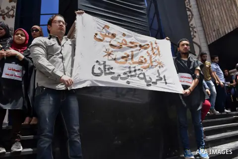 Egyptian Journalists take part during a protest against the arrests of fellow journalists in the capital Cairo on May 4, 2016. Photo by Amr Sayed