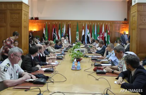 Arab League Secretary General Nabil al-Arabi meets with a delegation from the French Ministry of Defence, in cairo, on May 8, 2016. Photo by Stringer