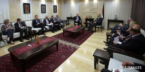 Palestinian Prime Minister Rami Hamdallah, meets with deputy Prime Minister and Minister of Foreign Affairs of Belgium Didier Reynders, in the West bank city of Ramallah, on May 8, 2016. Photo by Prime Minister Office