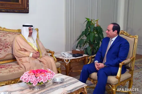 Egyptian President Abdel Fattah al-Sisi meets with Kuwaiti Minister of Justice and of Awqaf and Islamic affairs Yaqoub al-Sanea, in Cairo, Egypt, on May 11, 2016. Photo by Egyptian President Office