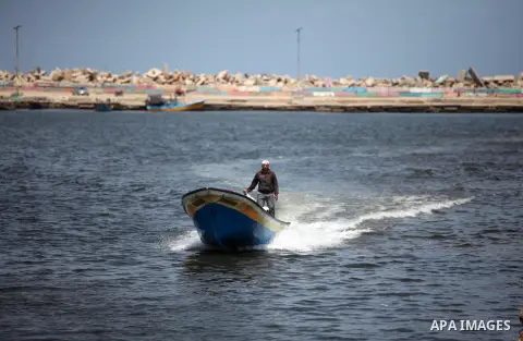 Palestinian patients take part during a protest demanding for treatment abroad, at the Seaport of Gaza City on May 18, 2016. Photo by Ashraf Amra