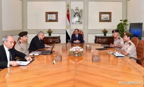 Egyptian President Abdel Fattah al-Sisi meets with Ibrahim Mahlab, presidential adviser for national projects, in Cairo, Egypt, on May 26, 2016. Photo by Egyptian President Office
