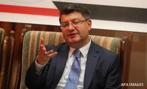 Turkish Consul, Mustafa Sarnic visits al-Shifa hospital in Gaza City, on May 30, 2016. Photo by Ashraf Amra