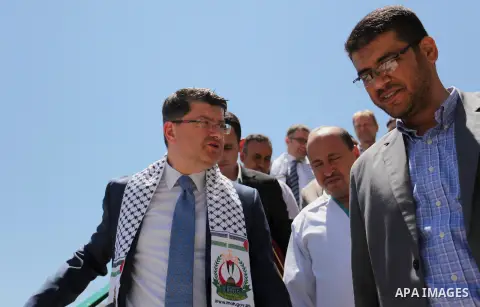 Turkish Consul, Mustafa Sarnic with Gerald Rockenschaub, Head of the WHO office in the occupied Palestinian territories visit al-Shifa hospital in Gaza City, on May 30, 2016. Photo by Ashraf Amra