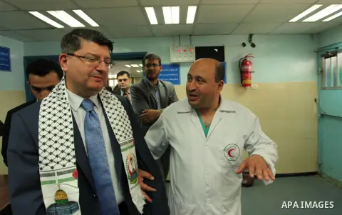 Turkish Consul, Mustafa Sarnic with Gerald Rockenschaub, Head of the WHO office in the occupied Palestinian territories visit al-Shifa hospital in Gaza City, on May 30, 2016. Photo by Ashraf Amra