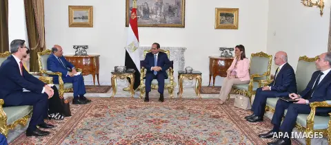 Egyptian President Abdel Fattah al-Sisi meets with European Bank for Reconstruction and Development (EBRD) President Suma Chakrabarti, in Cairo, Egypt, on May 31, 2016. Photo by Egyptian President Office