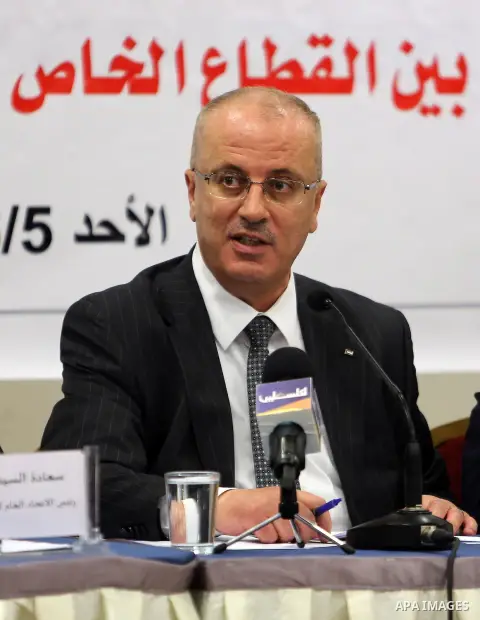 Palestinian Prime Minister, Rami Hamdallah, attends a meeting, in the West Bank city of Ramallah, on June 04, 2016. Photo by Prime Minister Office