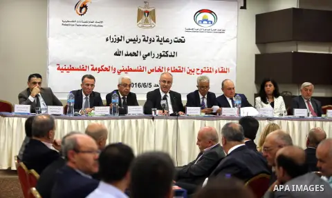 Palestinian Prime Minister, Rami Hamdallah, attends a meeting, in the West Bank city of Ramallah, on June 04, 2016. Photo by Prime Minister Office