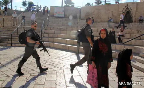 Israeli policemen stand guard at the Al-Aqsa Mosque, in Jerusalem, on June 9, 2016. Photo by Mahfouz Abu Turk