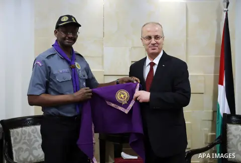 Palestinian Prime Minister Rami Hamdallah meets with Secretary General of the organization of Arab Scout, Atif Abdel Mageed, in the West Bank city of Ramallah, on June 23, 2016. Photo by Prime Minister Office