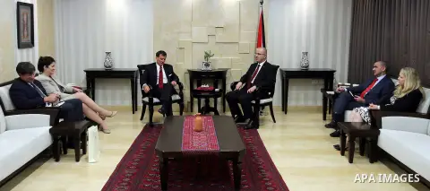 Palestinian Prime Minister Rami Hamdallah meets with David Harden the USAID West Bank and Gaza Mission Director, in the West Bank city of Ramallah, on June 29, 2016. Photo by Prime Minister Office