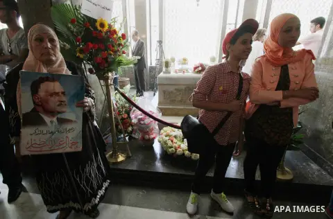 Egyptians visit the grave of former Egyptian President Gamal Abdel Nasser, on the occasion of the 64th anniversary of July 23 revolution, in Cairo, on July 23, 2016. Photo by Amr Sayed