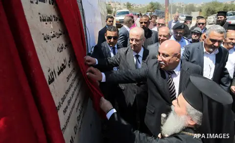 Palestinian Prime Minister, Rami Hamadallah, Inaugurates Construction work in Beit Jala Cooperative housing project, in the West Bank city of Beit Jala, on July 24, 2016. Photo by Prime Minister Office