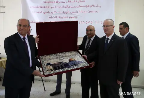 Palestinian Prime Minister, Rami Hamadallah, Inaugurates Construction work in Beit Jala Cooperative housing project, in the West Bank city of Beit Jala, on July 24, 2016. Photo by Prime Minister Office