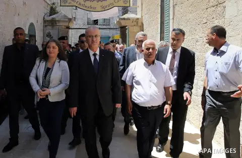 Palestinian Prime Minister, Rami Hamadallah, Inaugurates Construction work in Beit Jala Cooperative housing project, in the West Bank city of Beit Jala, on July 24, 2016. Photo by Prime Minister Office
