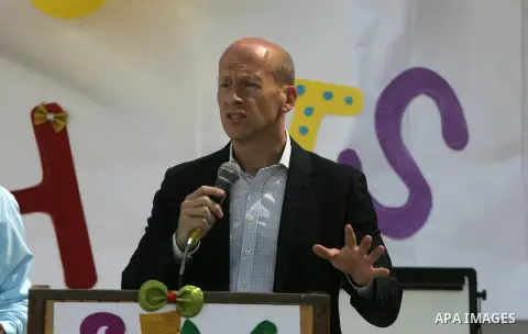 Deputy Director of UNRWA operations in the Gaza Strip, David de Bold attends the closing ceremony of 2016 summer fun week organised by the United Nations Relief and Works Agency (UNRWA), in Rafah in the southern Gaza str...