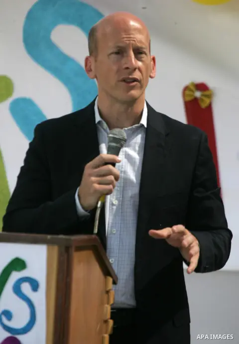 Deputy Director of UNRWA operations in the Gaza Strip, David de Bold attends the closing ceremony of 2016 summer fun week organised by the United Nations Relief and Works Agency (UNRWA), in Rafah in the southern Gaza str...