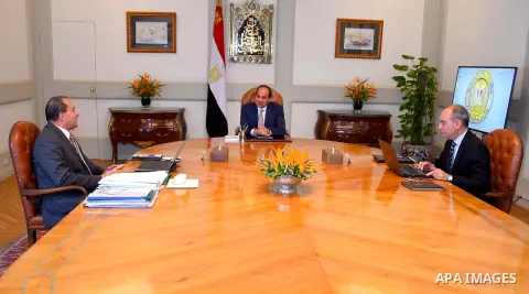 Egyptian President Abdel Fattah al-Sisi meets with Minister of Agriculture, in Cairo, Egypt, on Aug. 20, 2016. Photo by Egyptian President Office