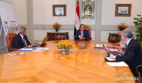 Egyptian President Abdel Fattah al-Sisi meets with Minister of Youth and Sports, in Cairo, Egypt, on Aug. 20, 2016. Photo by Egyptian President Office